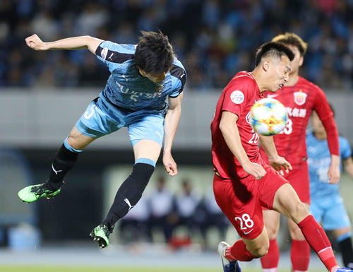 川崎F対上海上港 後半、ヘディングでゴールを決める川崎F・DF谷口(撮影・河野匠)