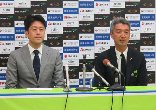 共同で会見を行う湘南の水谷社長（右）とアマゾン小田原フルフィルメントセンター総責任者の牧野知氏（撮影・松尾幸之介）
