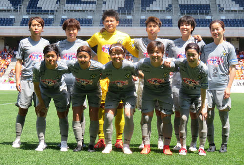プレナスなでしこリーグ第9節長野戦に臨んだ日テレの先発メンバー（撮影・松尾幸之介）