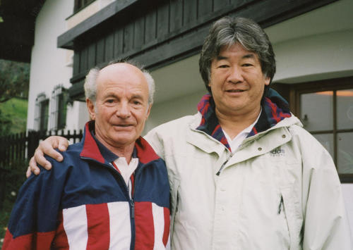 ドイツを訪問し「日本サッカーの父」デットマール・クラマー氏（左）と対面