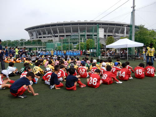 第13回Y.S.C.C.杯横浜開港記念サッカー大会では小1～小6まで6カテゴリー60チーム約1000人のサッカー少年少女が参加