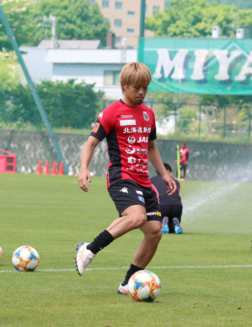 全体練習に部分合流した札幌MF駒井（撮影・保坂果那）