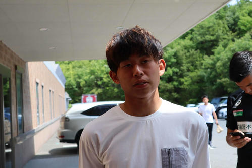 取材に応じる神戸の郷家友太（撮影・南谷竜則）