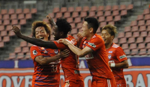 新潟MFフランシス（左から2人目、2019年6月15日撮影）