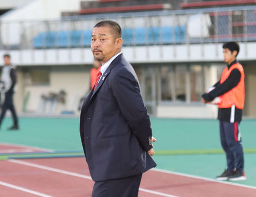指揮を執ったホンダFCの井幡監督（撮影・西塚祐司）
