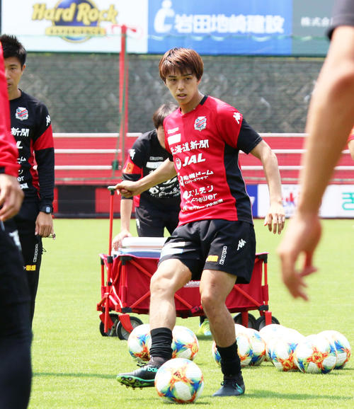 全体練習に合流した札幌MF中野（撮影・保坂果那）