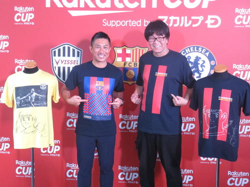 「BARCA　JAPAN　TOUR　2019　OFFICIAL　STORE」オープン記念イベントに参加した元日本代表の前園真聖氏（左）とサッカー漫画「キャプテン翼」の原作者、高橋陽一氏