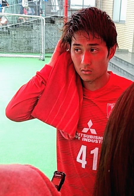 順大との練習試合に出場後、取材に応じる浦和MF関根