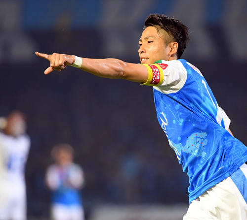 川崎F対大分　後半、チーム2点目のゴールを決め喜ぶ川崎F・FW小林（撮影・たえ見朱実）
