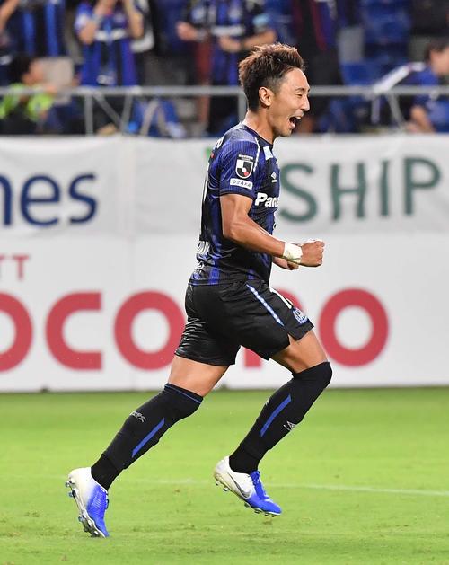 G大阪対広島　後半、先制ゴールを決めガッツポーズするG大阪MF倉田秋（撮影・上田博志）