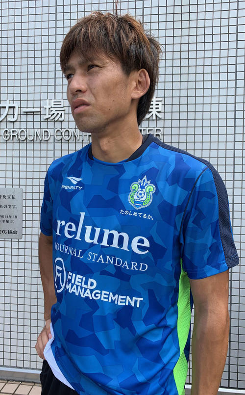 練習後に取材に応じる湘南のDF大野（撮影・松尾幸之介）
