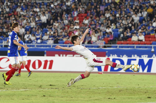 後半、決勝点となる2点目のゴールを決めるC大阪奧埜（共同）