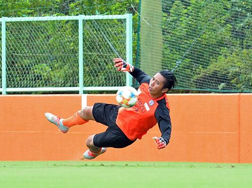 清水でのデビュー戦を見据え、調整に励むGK大久保