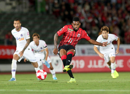 札幌対広島　後半38分、勝ち越しゴールを決める札幌FWロペス（撮影・佐藤翔太）