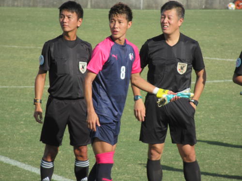 中国・武漢との練習試合に臨んだC大阪FW柿谷（中央）（撮影・実藤健一）