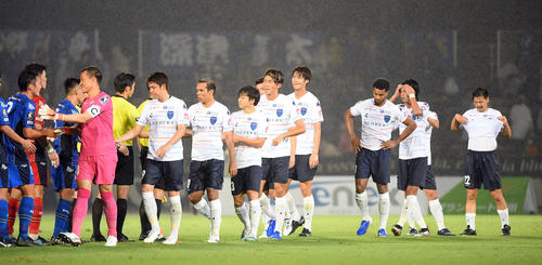 町田対横浜FC　町田に引き分けた横浜FC（撮影・たえ見朱実）