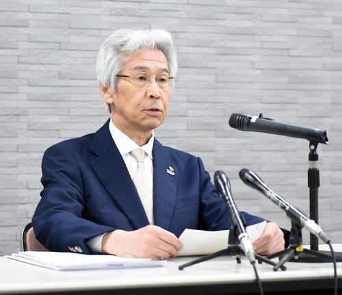 会見するJ1仙台の菊池社長