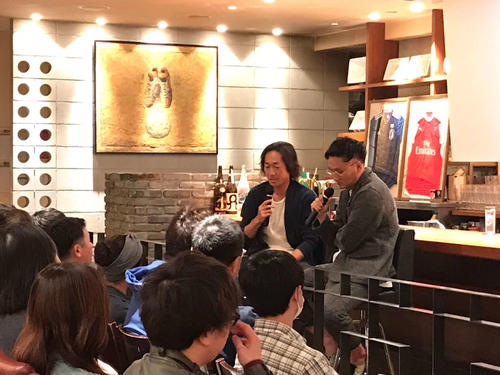 都内でのイベントに参加した石川直宏氏（左）
