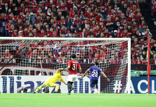 浦和対アルヒラル　後半、アルヒラルMFサレド・アルドサリに先制ゴールを許す。GK西川（撮影・浅見桂子）