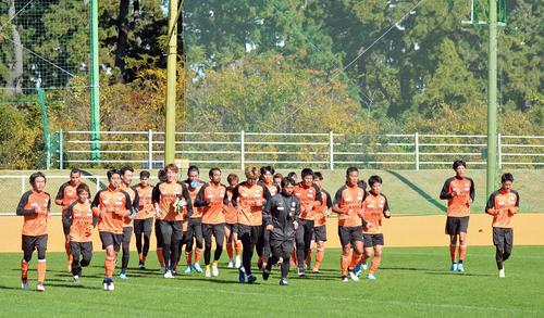 勝利でのJ1残留を見据えて調整に励む清水の選手たち
