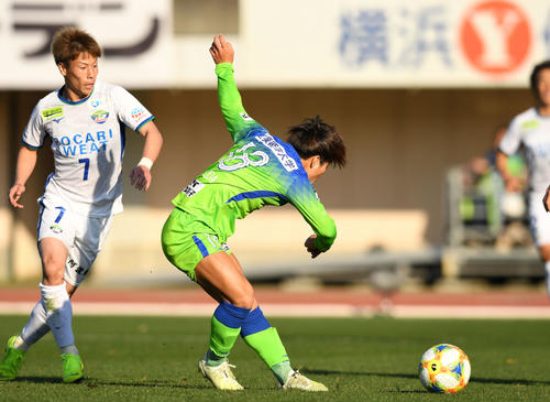 湘南対徳島　後半19分、ゴールを決める湘南FW松田（撮影・横山健太）
