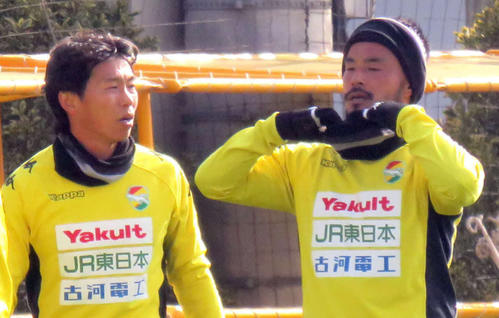 千葉FW佐藤寿人（左）と兄のMF佐藤勇人（19年1月撮影）