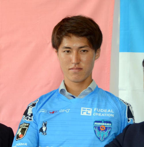 横浜FCのユニホームに身を包む青森山田MF古宿（2019年8月21日撮影）