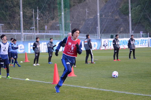 横浜FCの和歌山合宿初日でフィジカルテストに臨んだMF中村