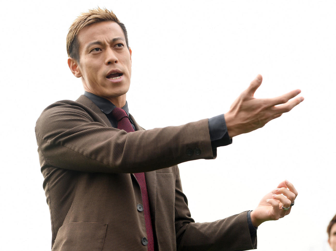 「One　Tokyo」設立について質問に応じる発起人の本田圭佑（撮影・たえ見朱実）