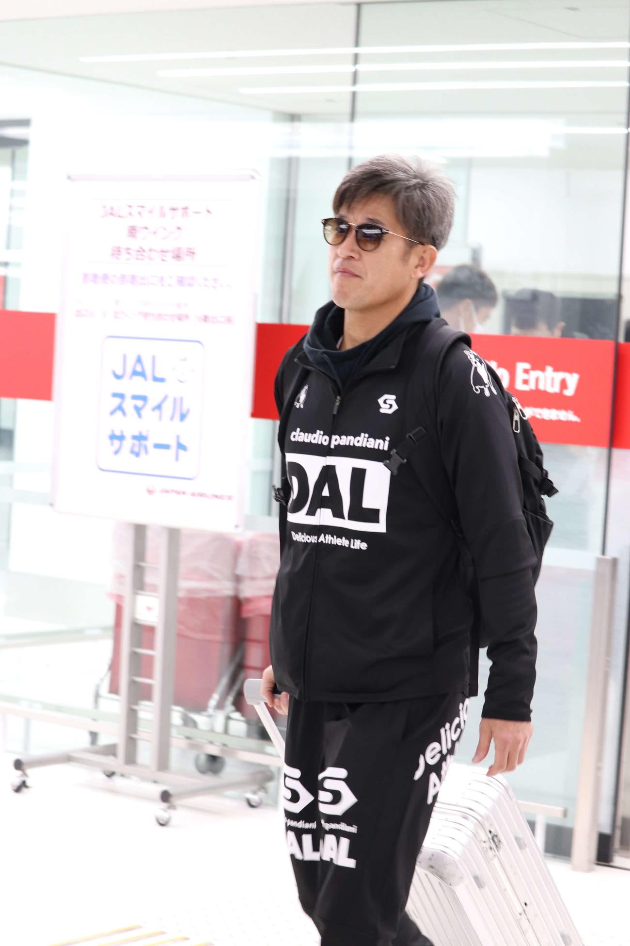 和歌山合宿を打ち上げ帰京した横浜FCのFWカズ