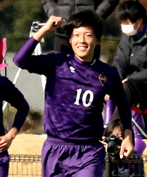 学法石川対明桜　後半31分、決勝ゴールを決め喜ぶ学法石川FW渡辺（撮影・野上伸悟）