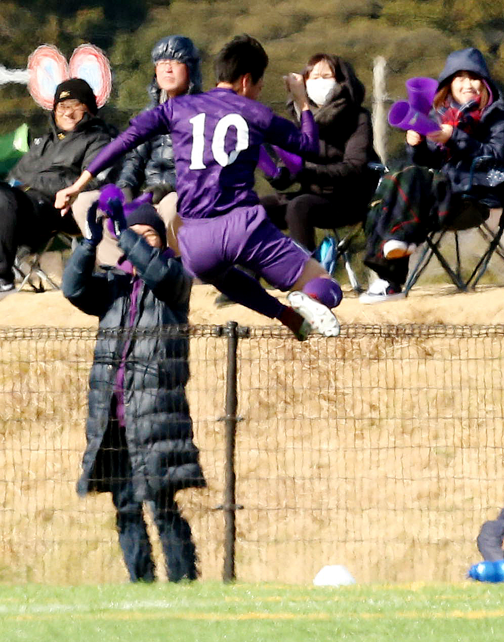 学法石川対明桜　後半31分、決勝ゴールを決め喜ぶ学法石川FW渡辺