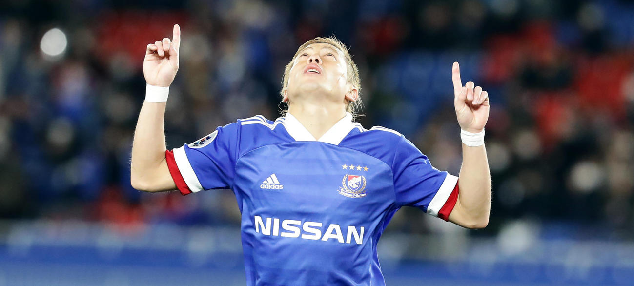 ACL横浜対シドニーFC　前半。チーム2点目のゴールを決め天を指差し喜ぶ横浜FW仲川（撮影・浅見桂子）