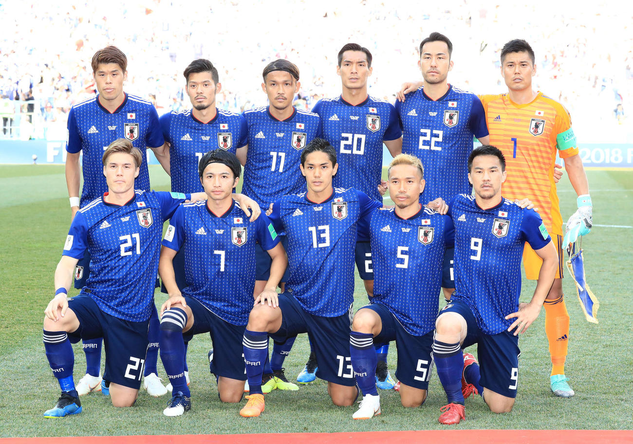 18年、ロシアW杯　ポーランド対日本　前列右が岡崎