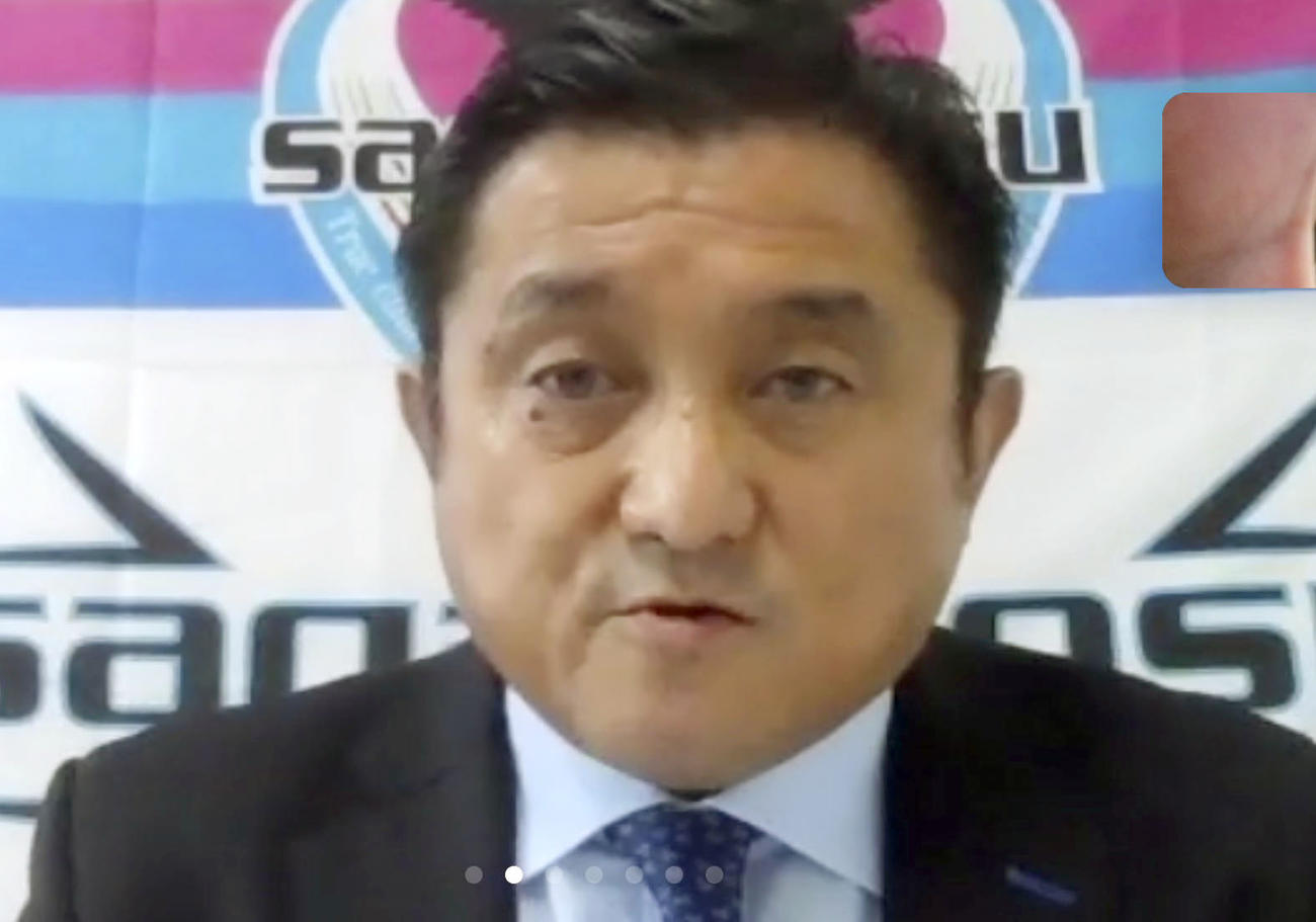 オンラインで取材に応じるJ1鳥栖の竹原稔社長（共同）