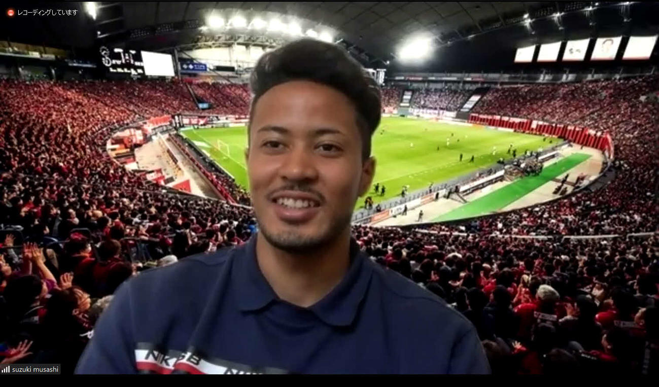 オンライン取材に応じる札幌FW鈴木