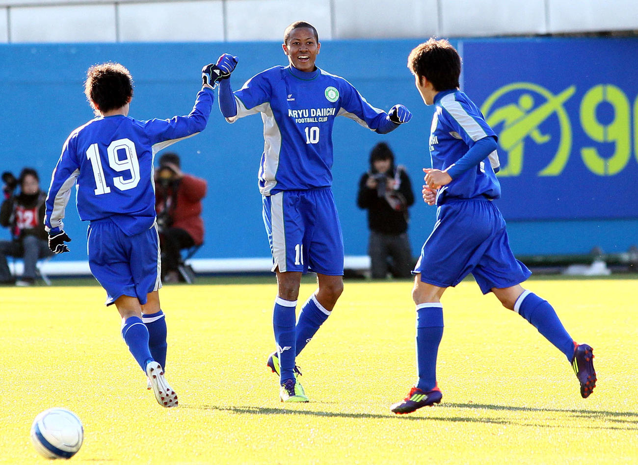 全国高校選手権でプレーする桐生第一時代の鈴木（2012年1月2日撮影）