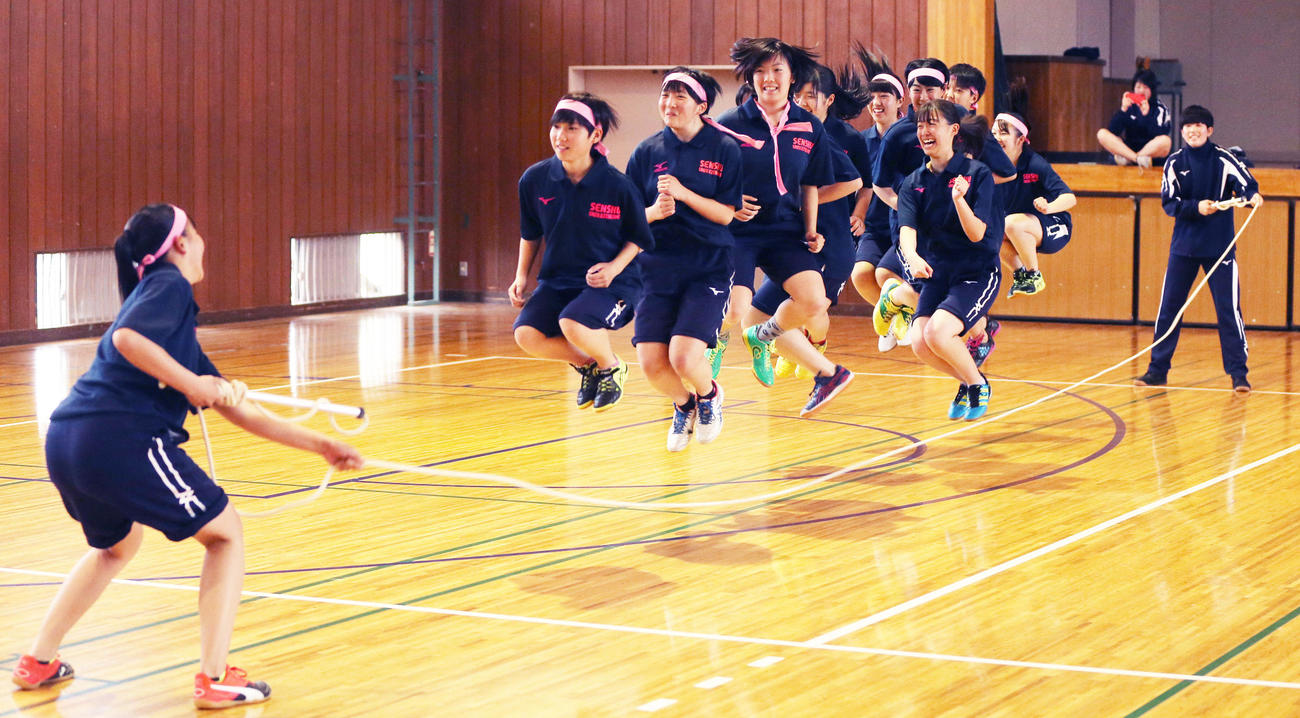 サッカー部・運動会で大縄跳び
