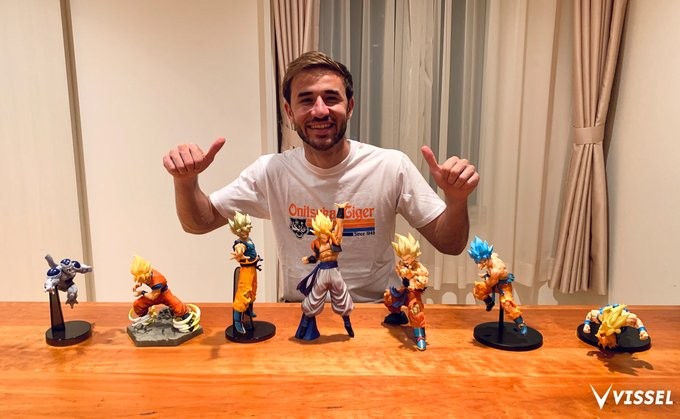 趣味のドラゴンボールのフィギュアを公開した神戸MFサンペール（C）VISSEL　KOBE
