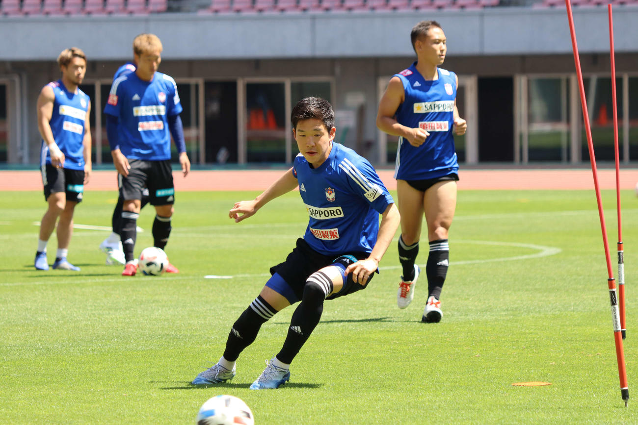 リーグ戦再開日が決まり、練習にも力が入る矢村（C）ALBIREX　NIIGATA