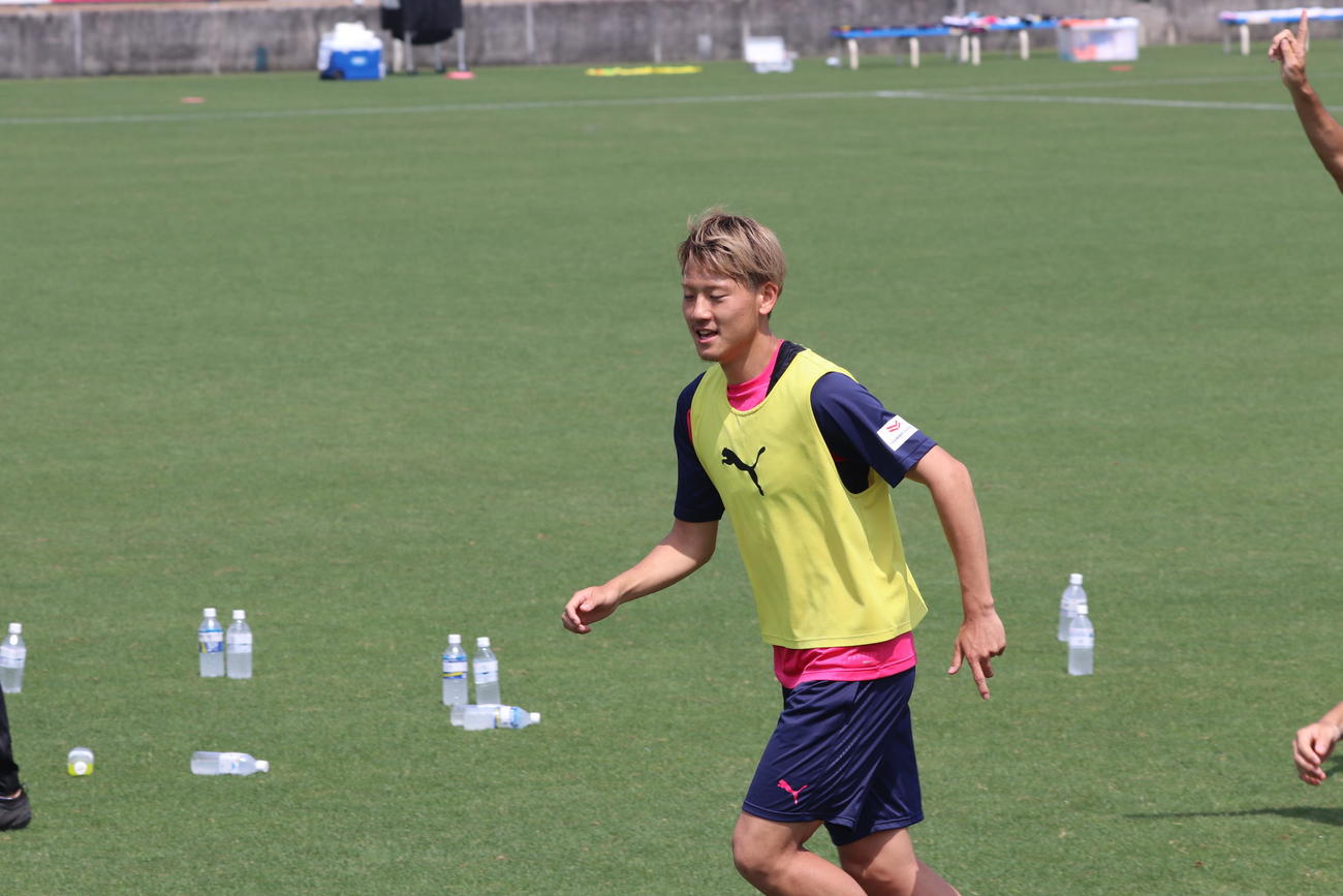 笑顔で練習に臨むC大阪DF瀬古（C）CEREZO　OSAKA