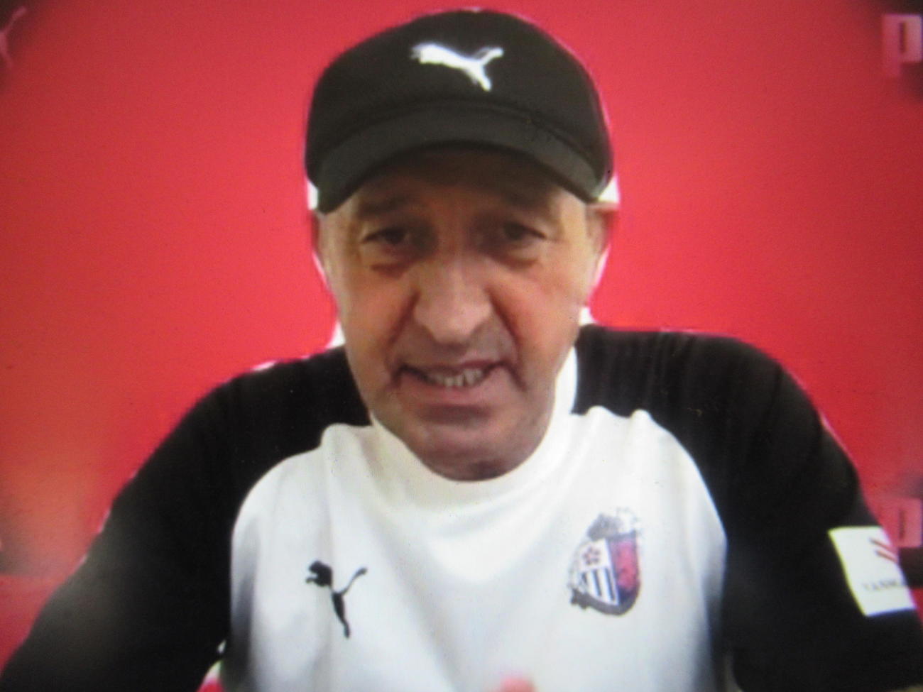 オンラインの取材に応じたC大阪ロティーナ監督ⓒCEREZO OSAKA
