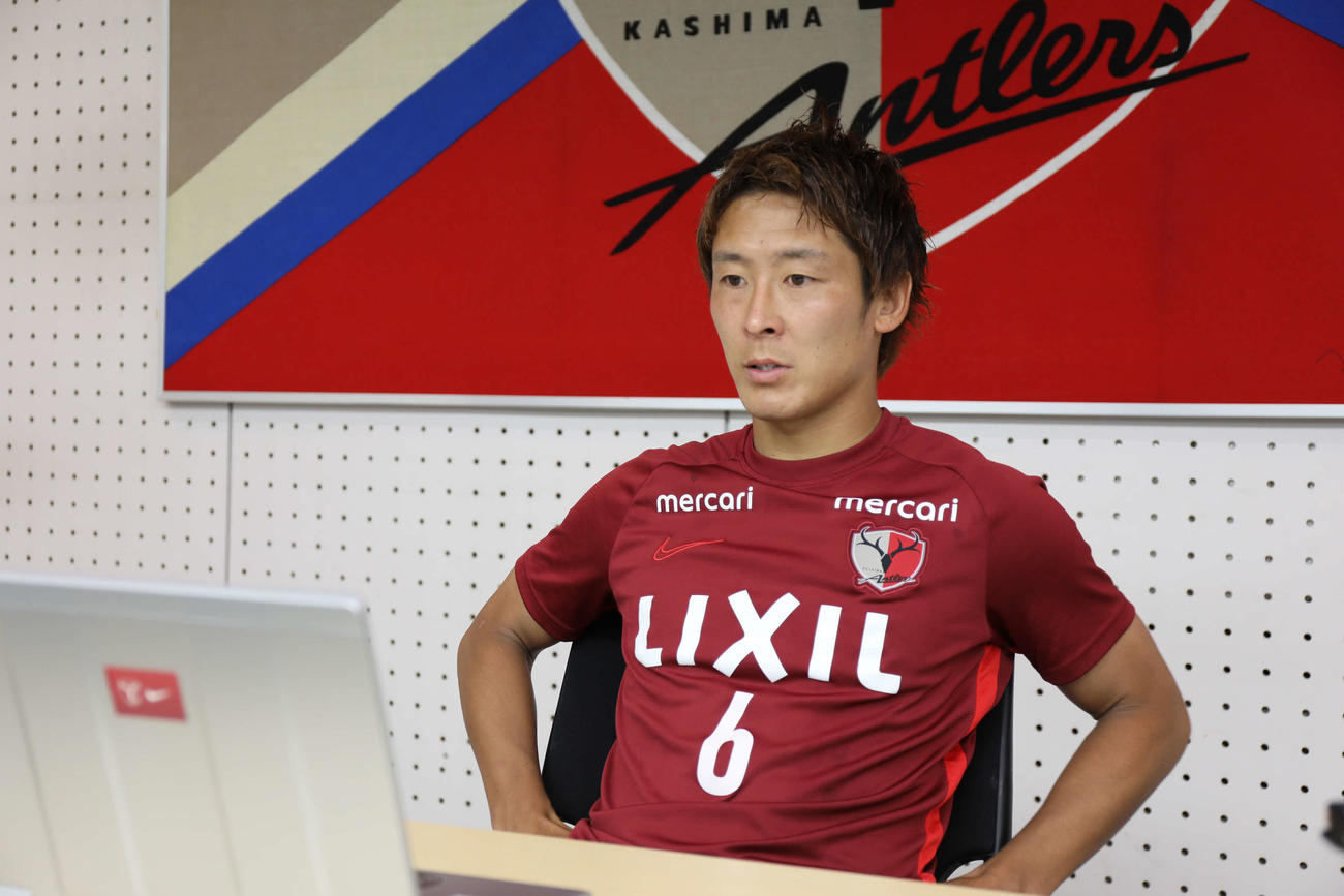 取材に応じる鹿島MF永木亮太（C）KASHIMA　ANTLERS