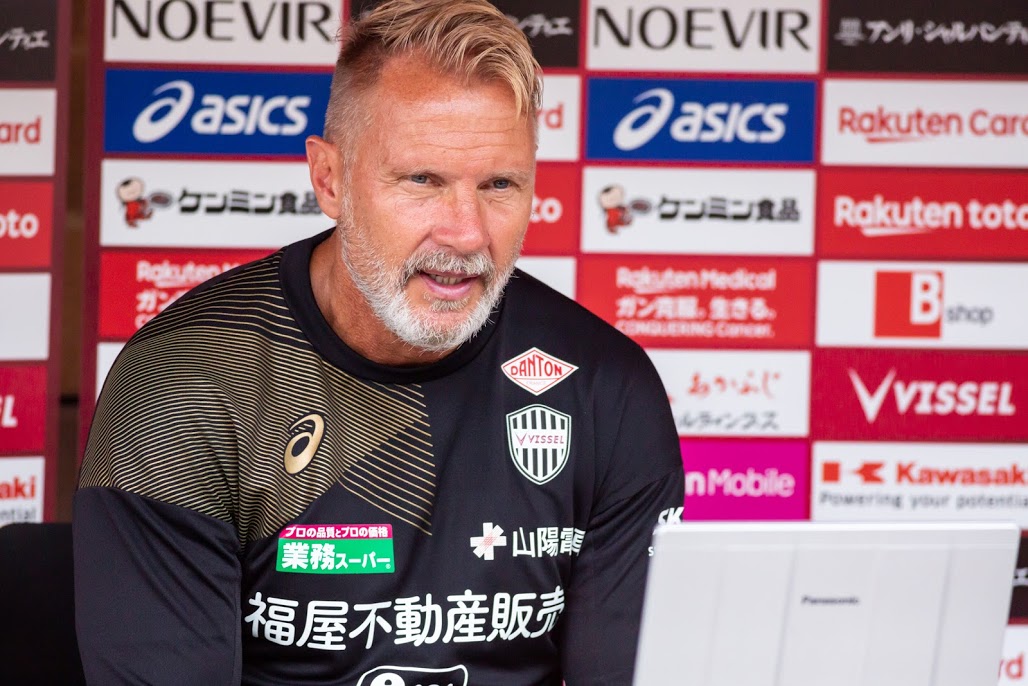 オンライン取材に答える神戸フィンク監督（
C）VISSELKOBE