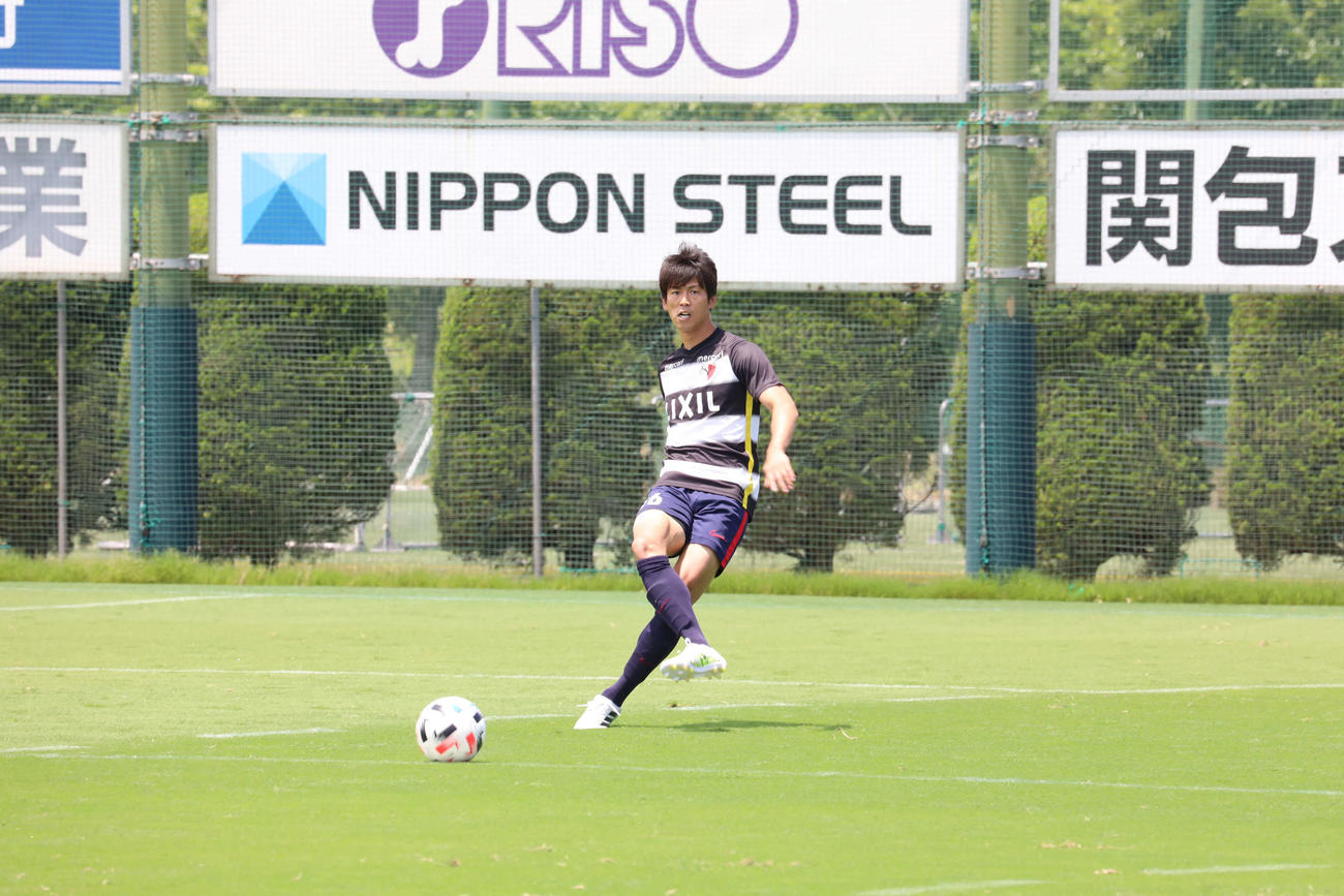 ユースとの練習試合に出場した鹿島DF山本脩斗（C）KASHIMA　ANTLERS