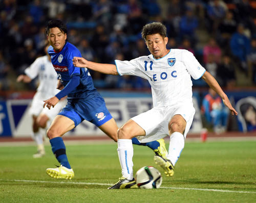 15年6月28日、水戸対横浜FC　後半終了間際、ゴールを決める横浜FC・FWカズ（撮影・たえ見朱実）