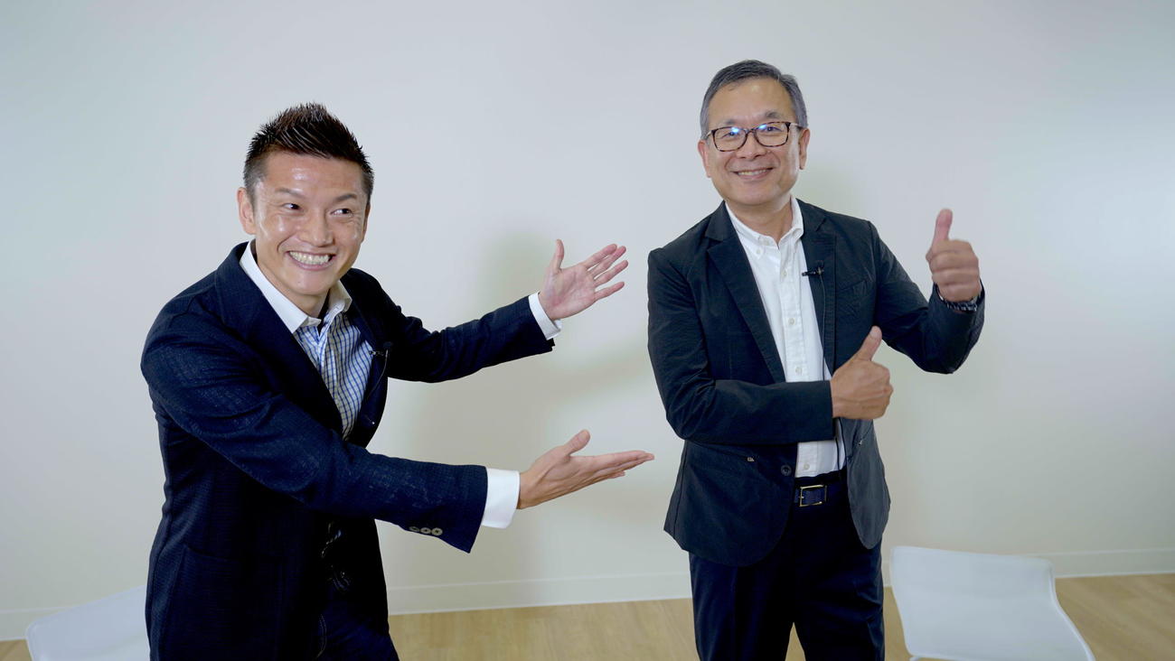 自身のユーチューブチャンネルを開設した播戸竜二氏（左）は村井チェアマンとの対談を実現させた