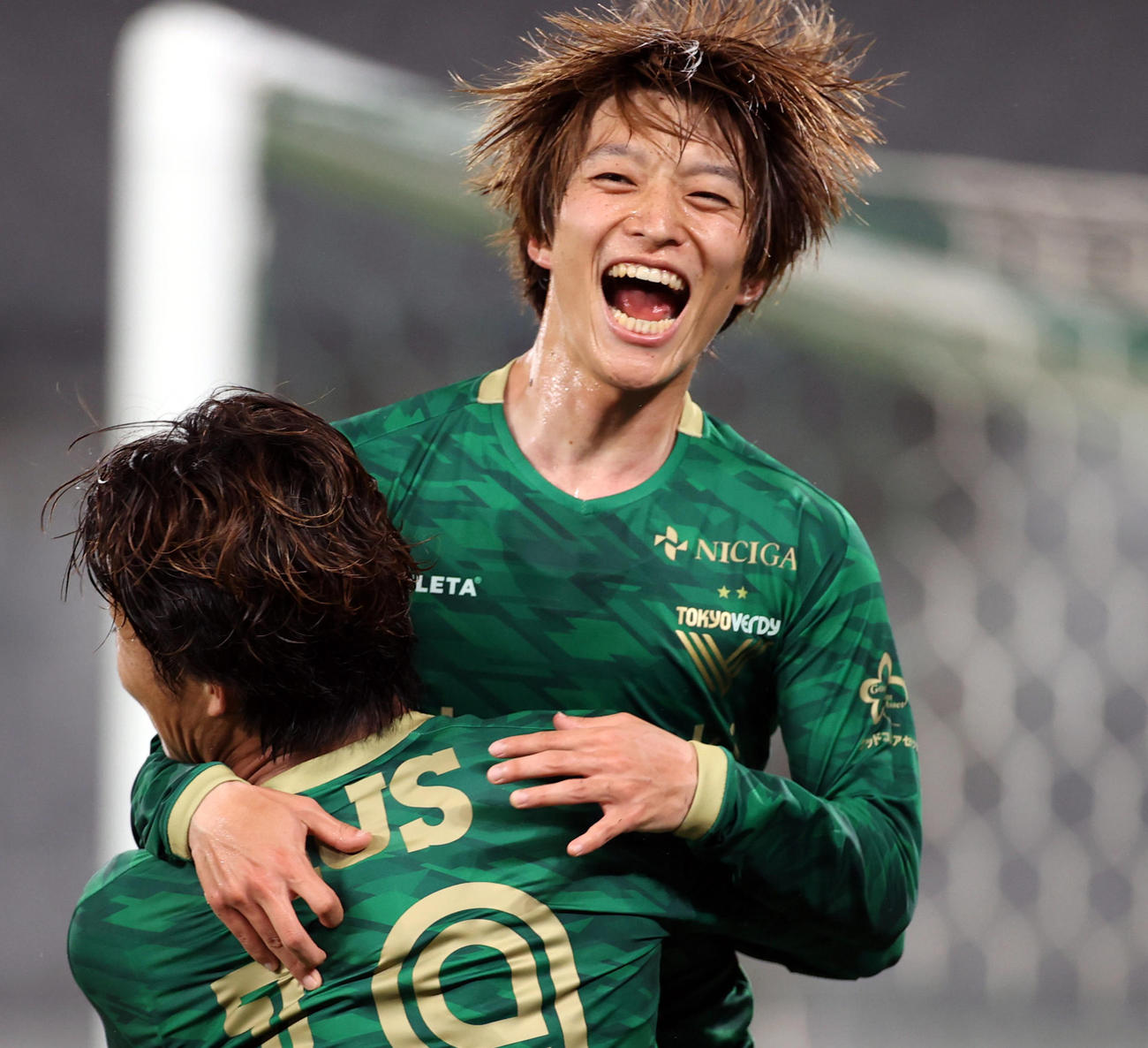 後半、この日2点目のゴールを決める東京V・MF井上（撮影・狩俣裕三）
