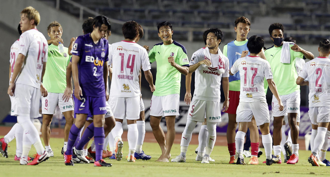 広島対C大阪　勝利し喜ぶC大阪イレブン（共同）