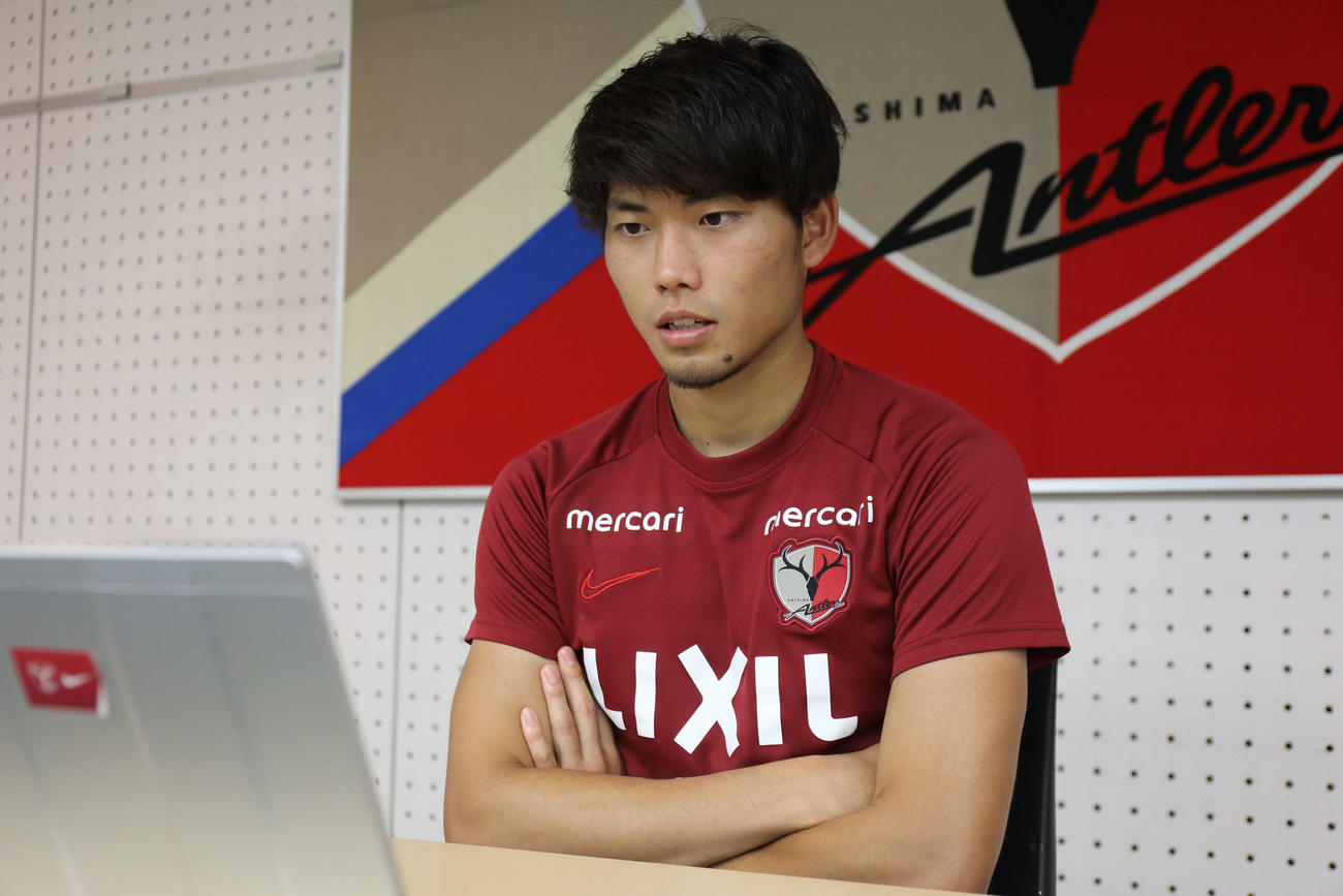 オンラインで取材に応じる鹿島DF町田浩樹　コピーライトKASHIMA　ANTLERS